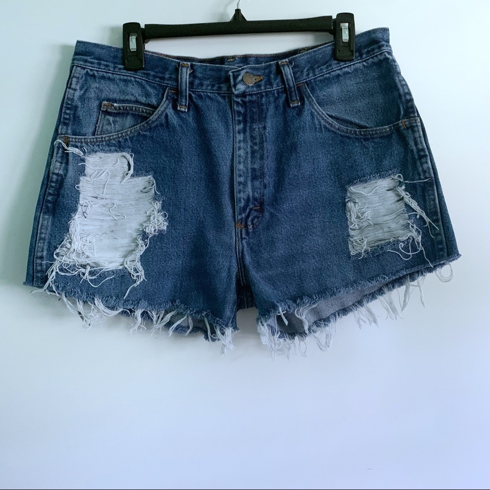 VTG Rustler Woman’s Denim Cutoff Shorts - Picture 2 of 4